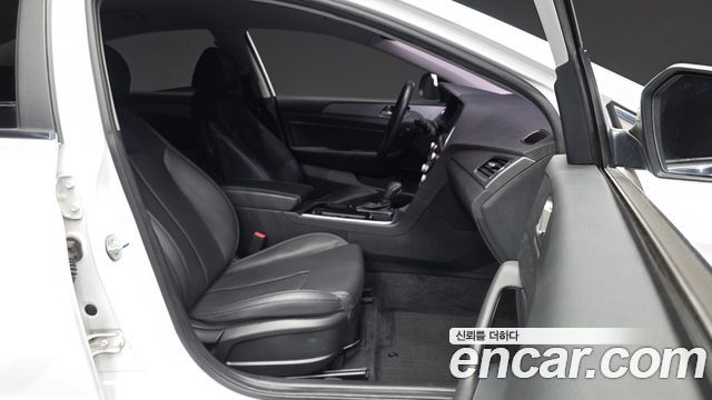 Hyundai Sonata 2018 — photo 17