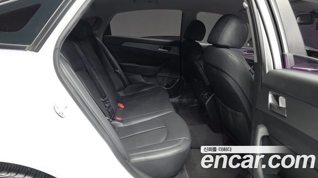 Hyundai Sonata 2018 — photo 18