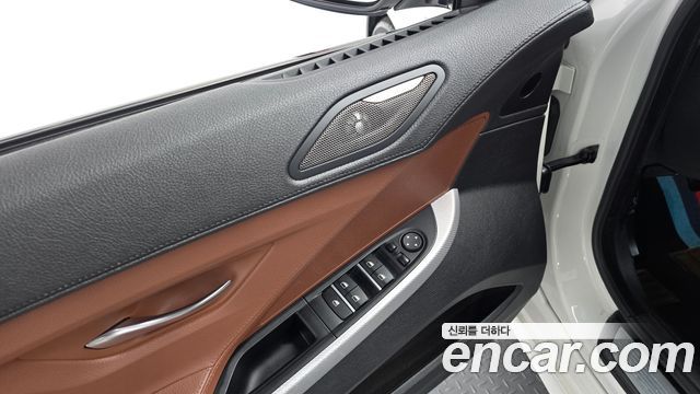 BMW 6-Series 2016 — photo 20