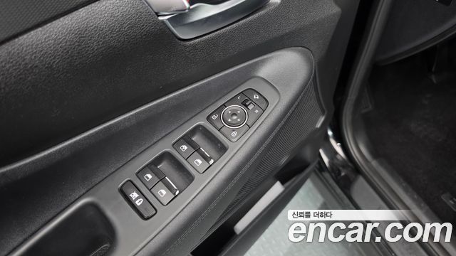 Hyundai Santafe 2019 — photo 25