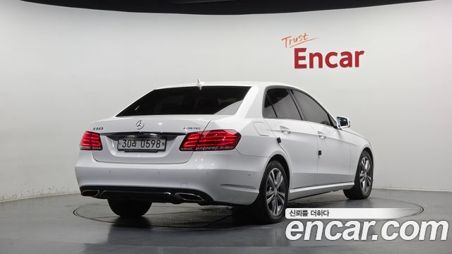 Mercedes-Benz E-Class 2016 — photo 2