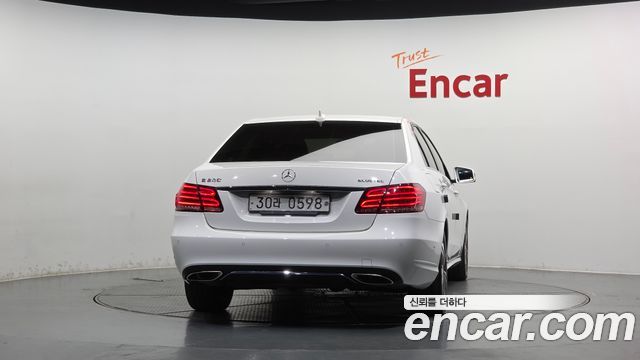 Mercedes-Benz E-Class 2016 — photo 4