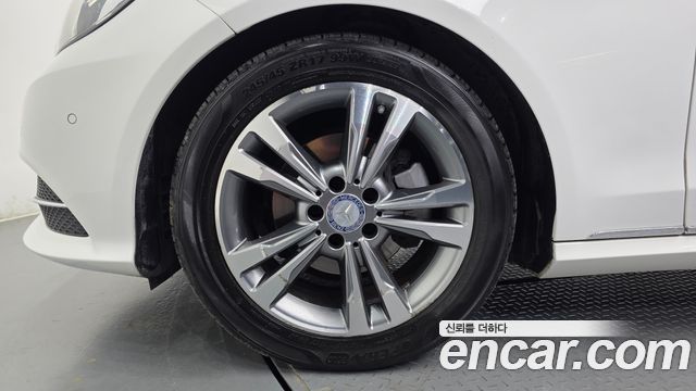 Mercedes-Benz E-Class 2016 — photo 5
