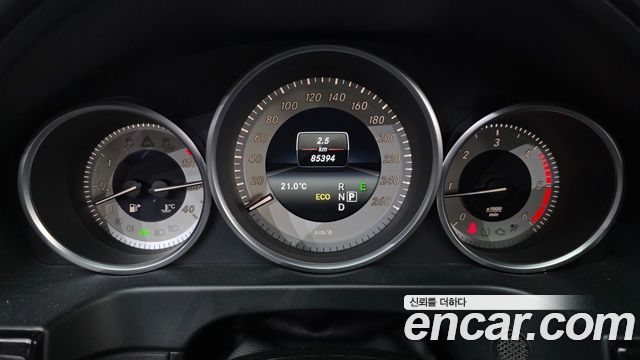 Mercedes-Benz E-Class 2016 — photo 8