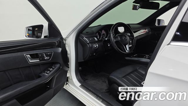 Mercedes-Benz E-Class 2016 — photo 10
