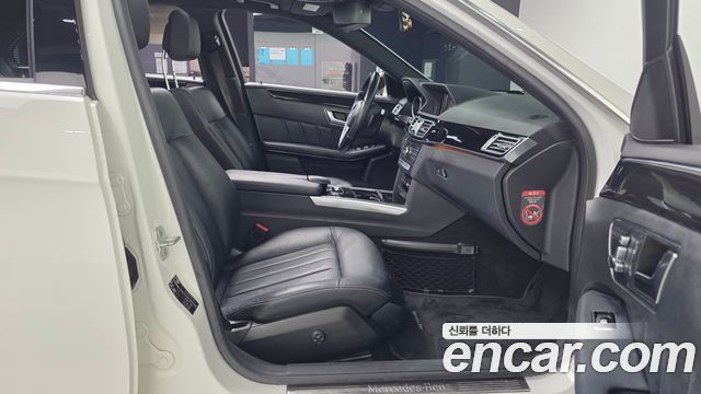 Mercedes-Benz E-Class 2016 — photo 11