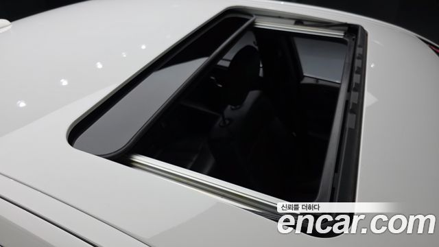 Mercedes-Benz E-Class 2016 — photo 19