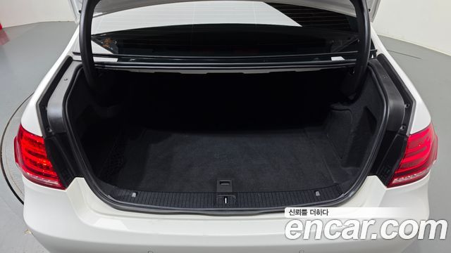 Mercedes-Benz E-Class 2016 — photo 20