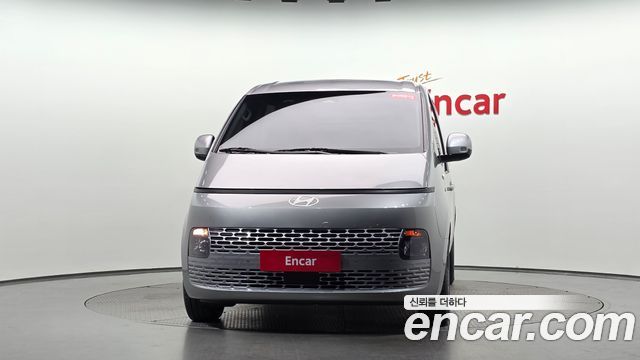 Hyundai Staria 2025 — photo 3