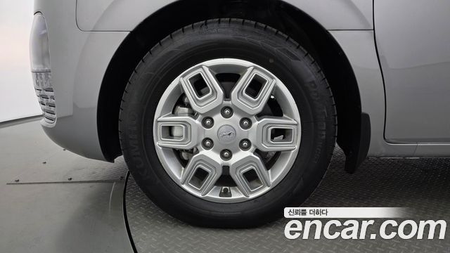 Hyundai Staria 2025 — photo 5