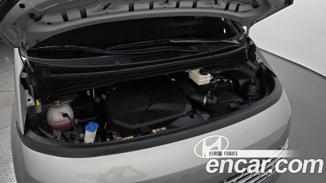 Hyundai Staria 2025 — photo 6