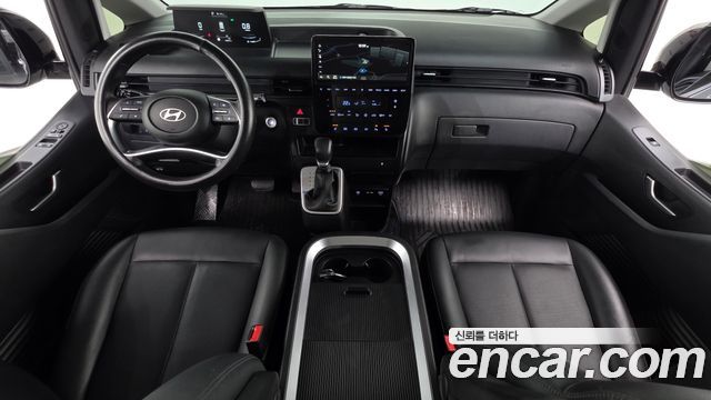 Hyundai Staria 2025 — photo 10
