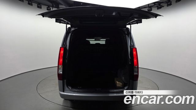 Hyundai Staria 2025 — photo 26