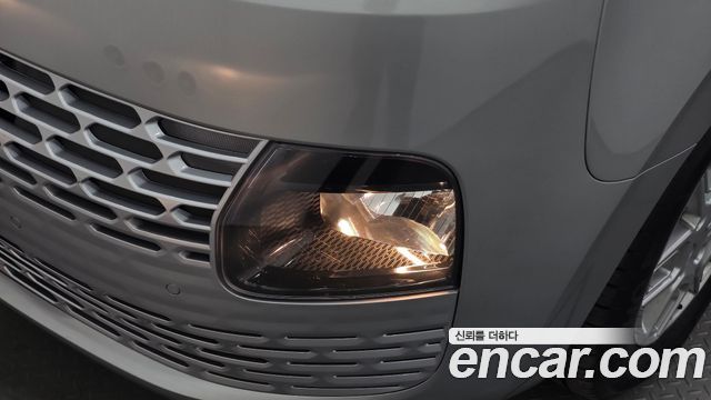 Hyundai Staria 2025 — photo 8