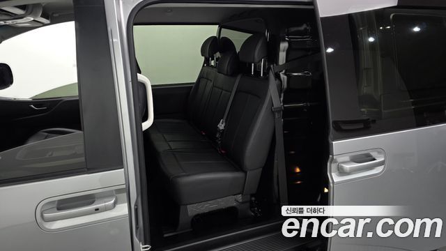 Hyundai Staria 2025 — photo 16
