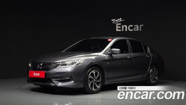 Honda Accord 2017 — photo 1
