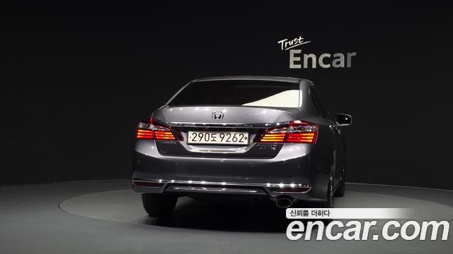Honda Accord 2017 — photo 4
