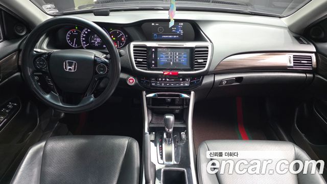 Honda Accord 2017 — photo 7