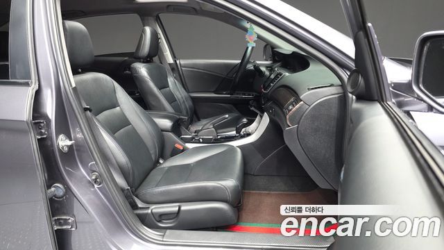 Honda Accord 2017 — photo 11