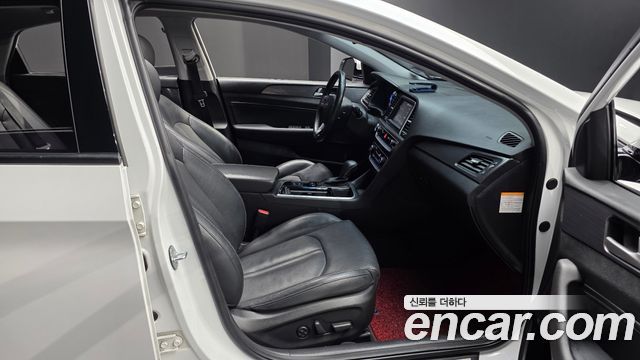 Hyundai Sonata 2018 — photo 12