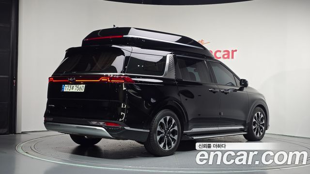 Kia Canival 2022 — photo 2