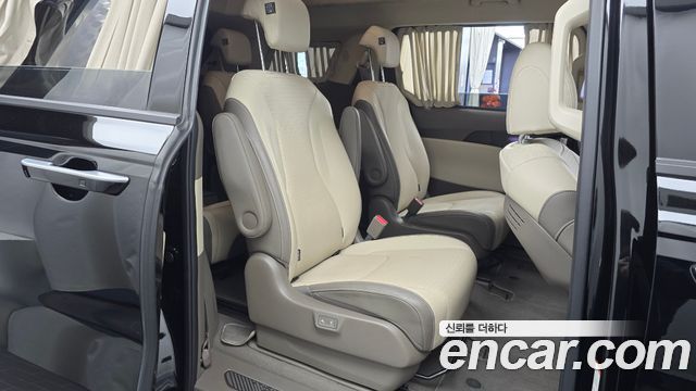 Kia Canival 2022 — photo 17