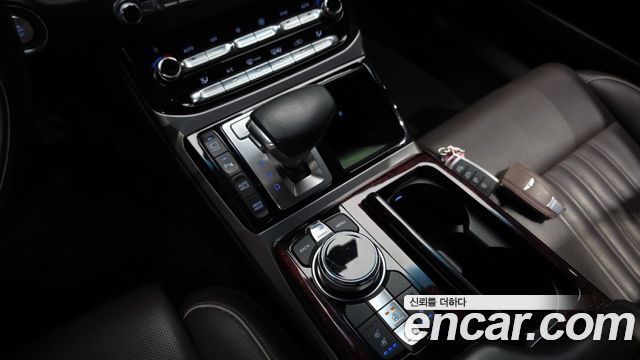 Genesis EQ900 2017 — photo 12