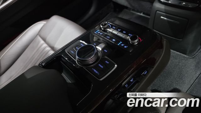 Genesis EQ900 2017 — photo 24