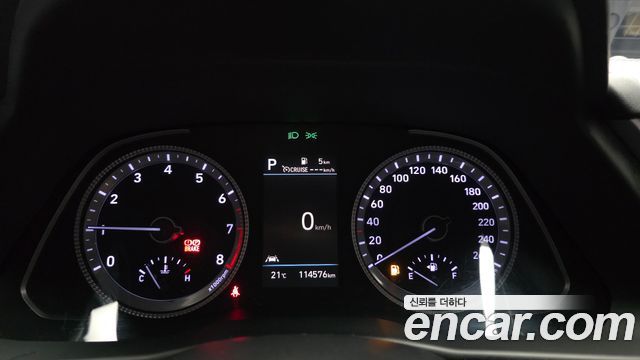 Hyundai Sonata 2022 — photo 11