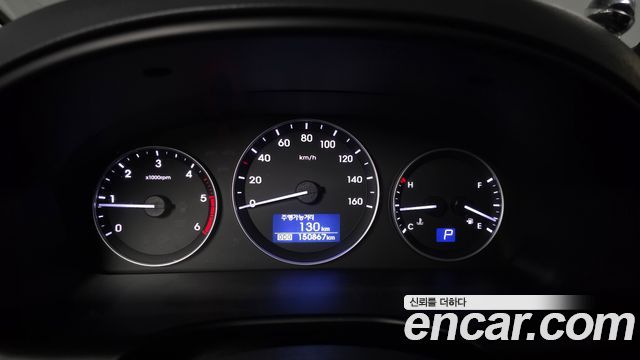 Hyundai Starex 2019 — photo 8