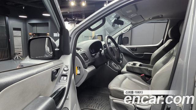 Hyundai Starex 2019 — photo 10