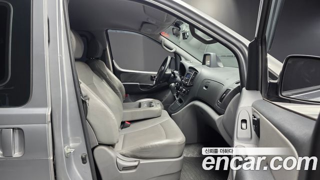Hyundai Starex 2019 — photo 12