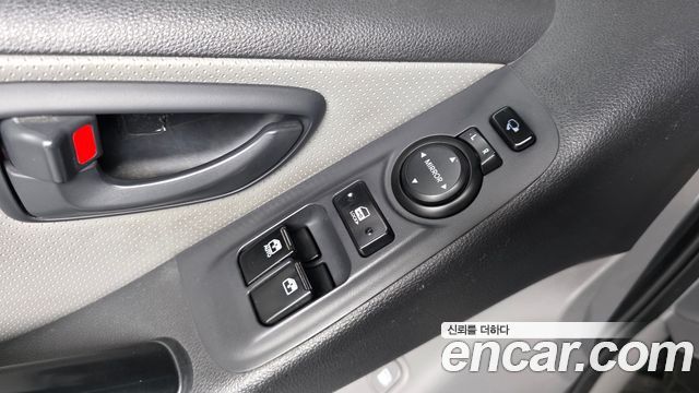 Hyundai Starex 2019 — photo 17