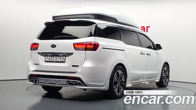 Kia Canival 2017 — photo 2