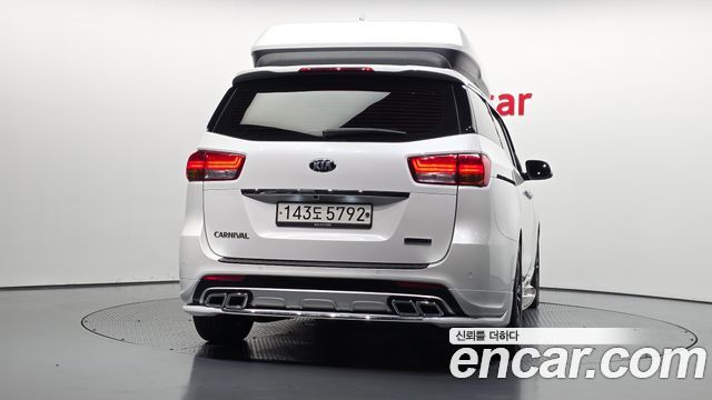 Kia Canival 2017 — photo 4