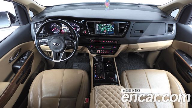 Kia Canival 2017 — photo 10