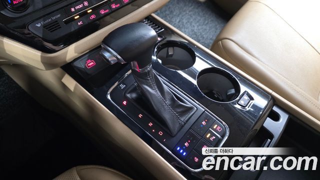 Kia Canival 2017 — photo 12