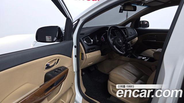 Kia Canival 2017 — photo 13