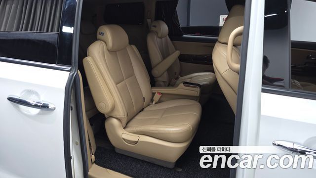 Kia Canival 2017 — photo 18