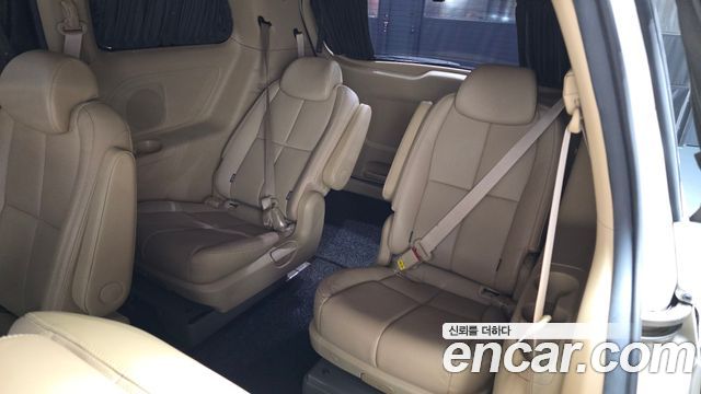 Kia Canival 2017 — photo 19