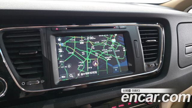 Kia Canival 2017 — photo 21