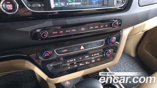 Kia Canival 2017 — photo 24