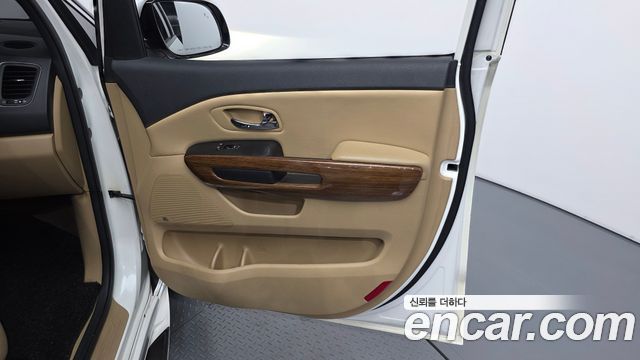 Kia Canival 2017 — photo 14