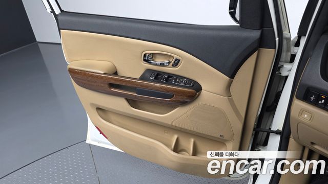 Kia Canival 2017 — photo 15