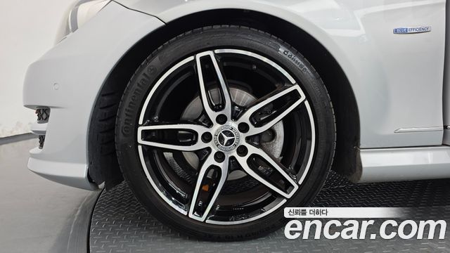 Mercedes-Benz C-Class 2012 — photo 5