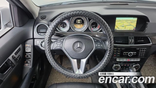 Mercedes-Benz C-Class 2012 — photo 13