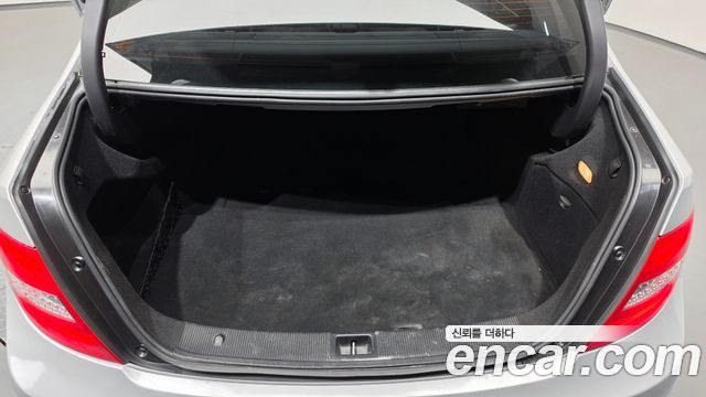 Mercedes-Benz C-Class 2012 — photo 17