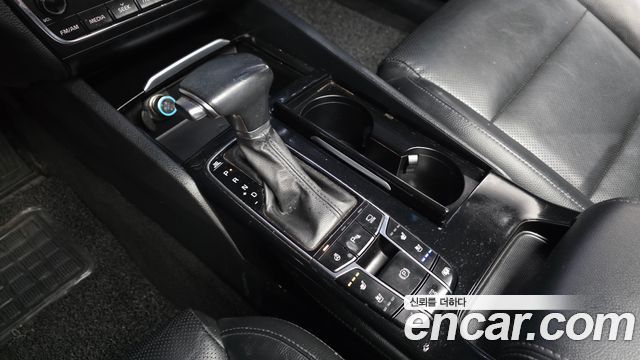 Kia K7 2016 — photo 9