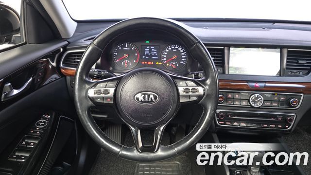 Kia K7 2016 — photo 13