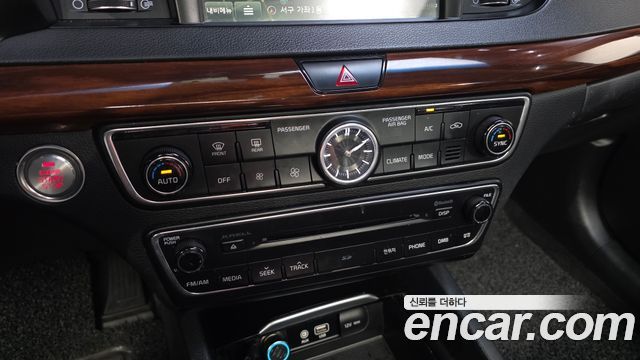 Kia K7 2016 — photo 17
